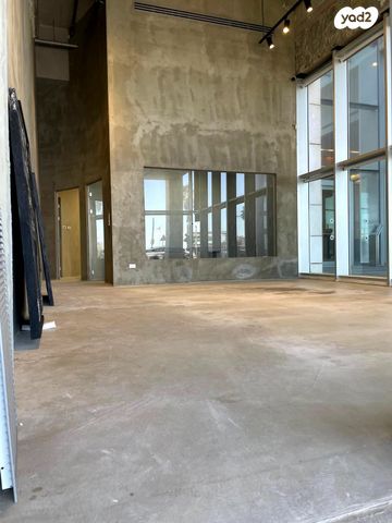 חנויות/ שטח מסחרי