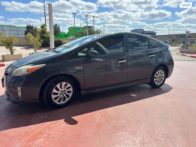 מודעת רכב טויוטה פריוס