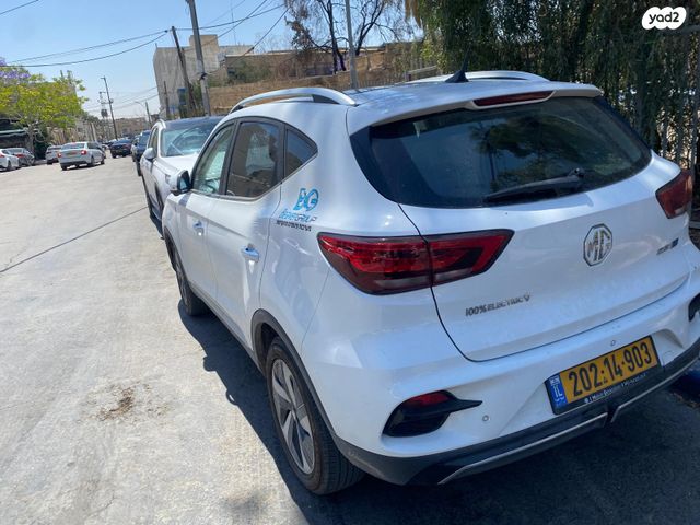 מודעת רכב אם ג'י ZS