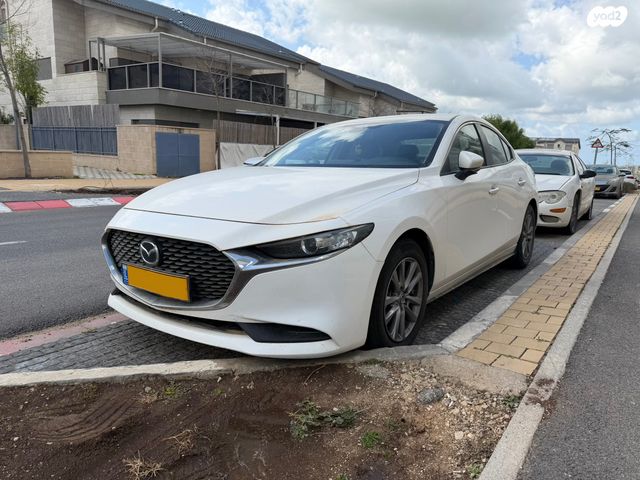 מודעת רכב מאזדה 3