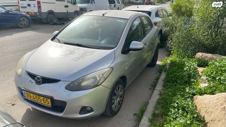 מודעת רכב מאזדה 2