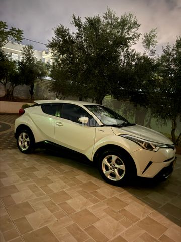 מודעת רכב טויוטה C-HR