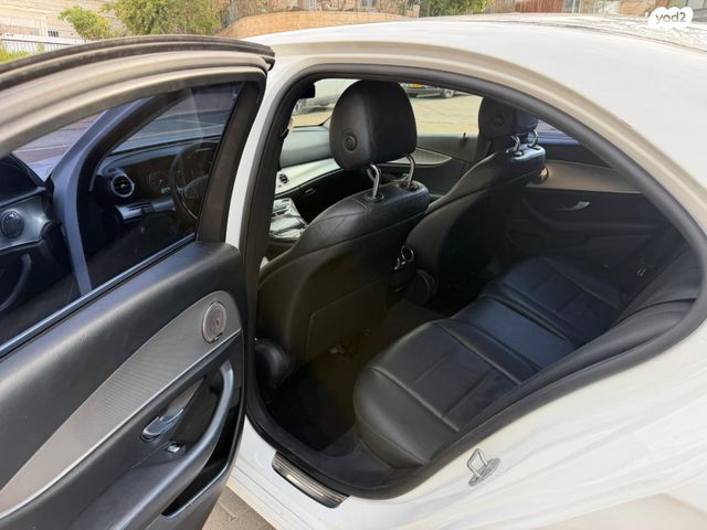 מודעת רכב מרצדס-בנץ E-class
