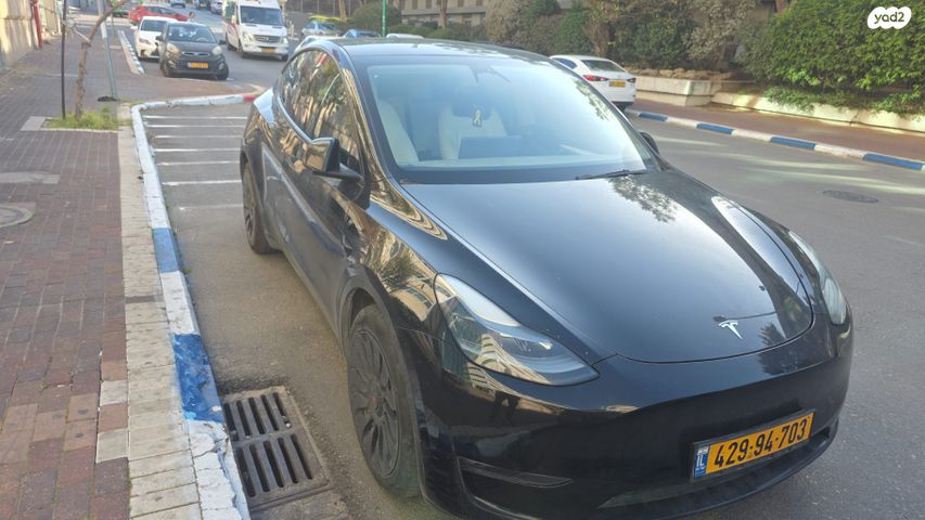 מודעת רכב טסלה מודל Y