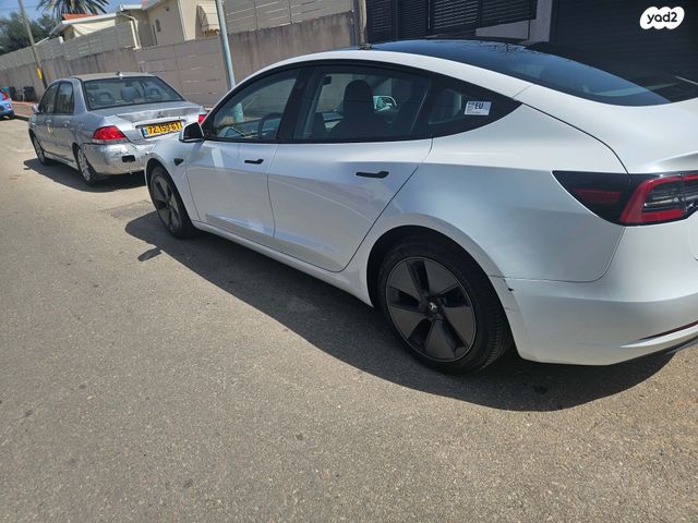 מודעת רכב טסלה מודל 3