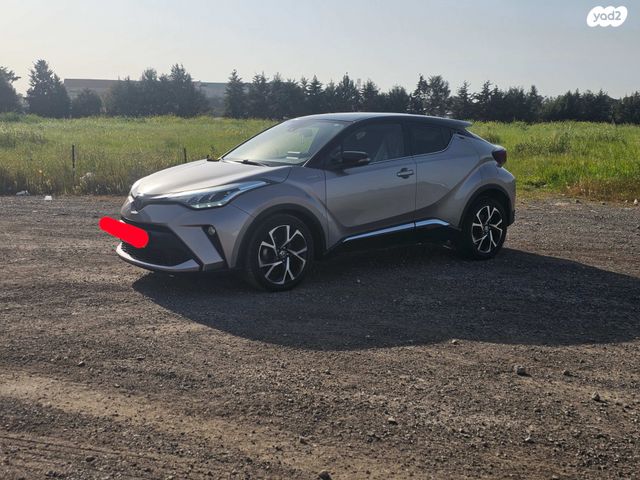 מודעת רכב טויוטה C-HR