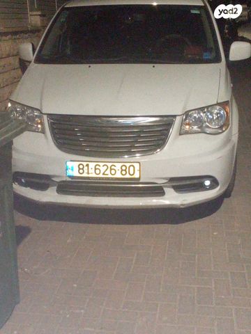 מודעת רכב קרייזלר גראנד וויאג'ר