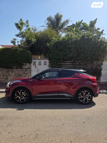 מודעת רכב טויוטה C-HR