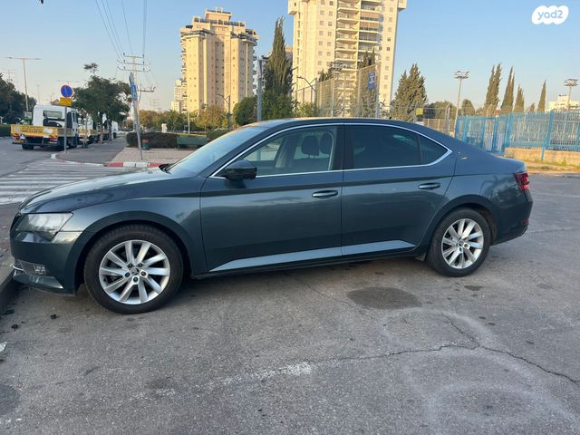 מודעת רכב סקודה סופרב