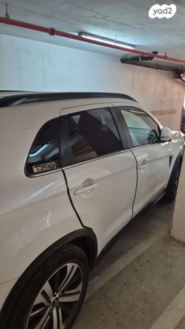 מודעת רכב מיצובישי ASX