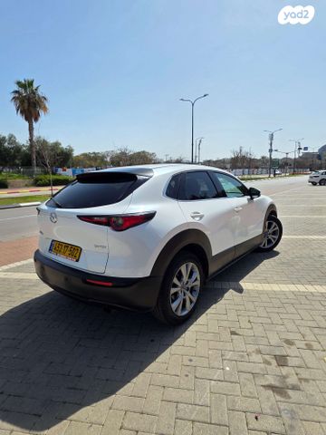 מודעת רכב מאזדה CX-30 2