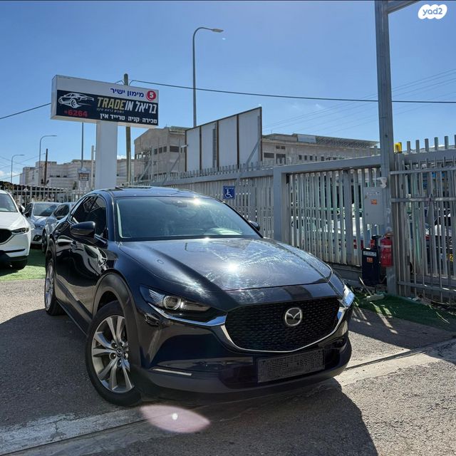 מודעת רכב מאזדה CX-30