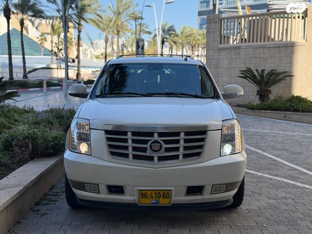מודעת רכב קאדילק אסקלייד