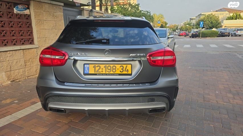 מודעת רכב מרצדס-בנץ GLA 1