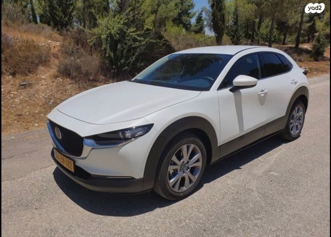 מודעת רכב מאזדה CX-30