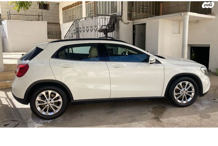 מודעת רכב מרצדס-בנץ GLA