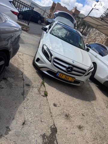 מודעת רכב מרצדס-בנץ GLA