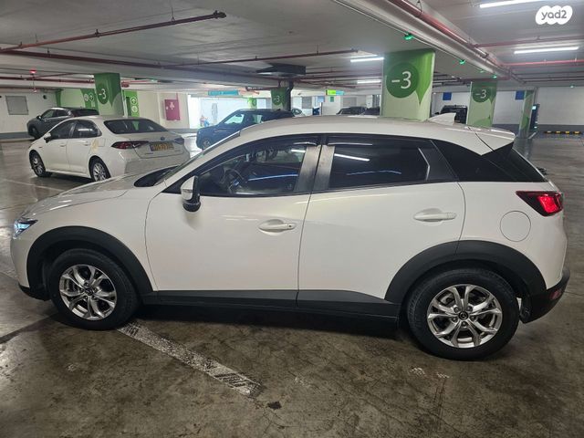 מודעת רכב מאזדה CX-3