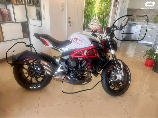 מודעת רכב MV Agusta Dragster 800 RR