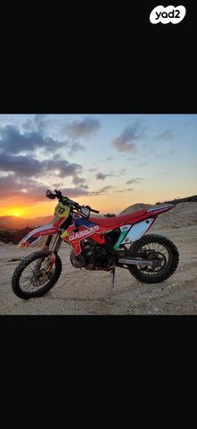 מודעת רכב גאס-גאס EC300