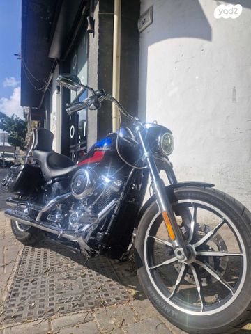 מודעת רכב הרלי דיווידסון לואו ריידר 107