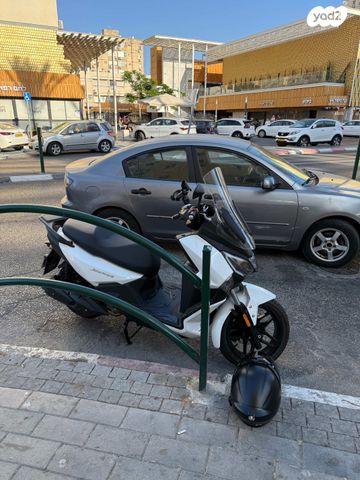 מודעת רכב סאן יאנג ג'וירייד 300 15