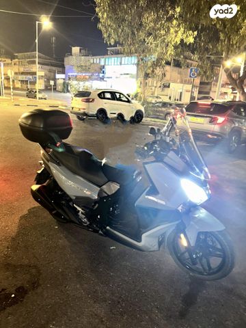 מודעת רכב סאן יאנג ג'וירייד 300 16