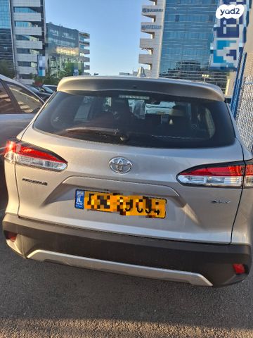 מודעת רכב טויוטה קורולה קרוס