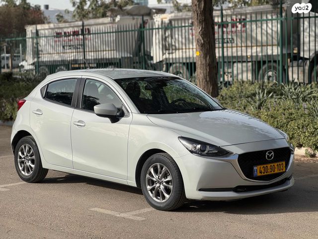 מודעת רכב מאזדה 2