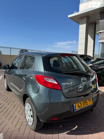 מודעת רכב מאזדה 2