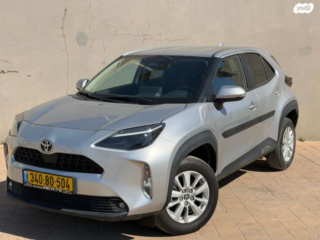 מודעת רכב טויוטה יאריס קרוס