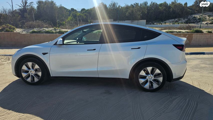 מודעת רכב טסלה מודל Y