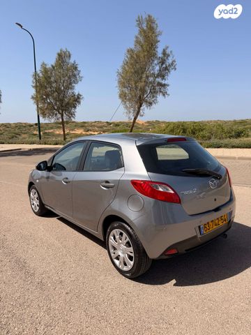 מודעת רכב מאזדה 2