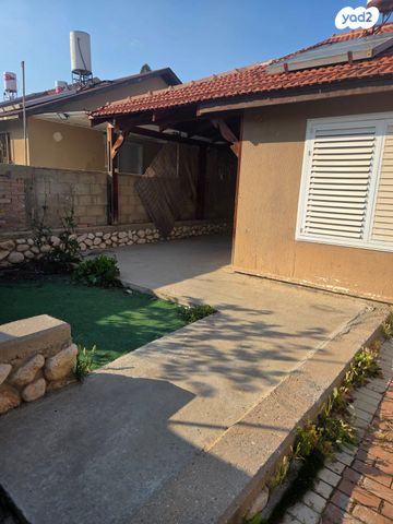 אסתר המלכה 16