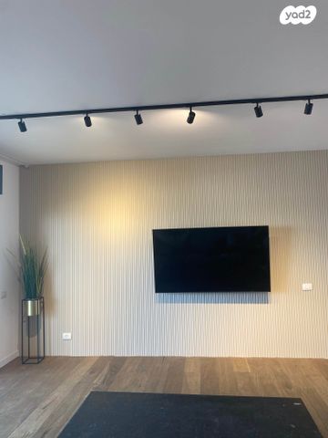 דבורה עומר 1