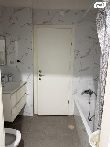 אריאל שרון 48