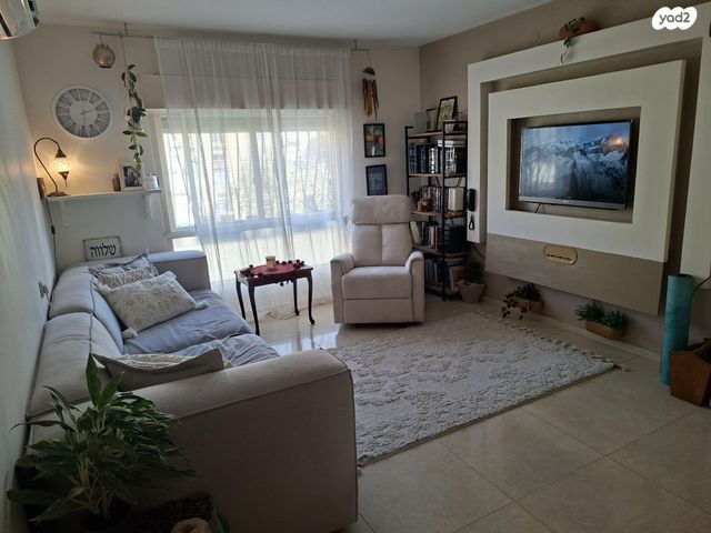 הרי יהודה 57