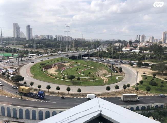 שולמית אלוני 11