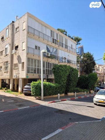 הפועל הצעיר 4