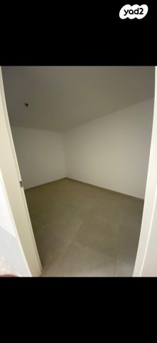 יצחק נבון 26