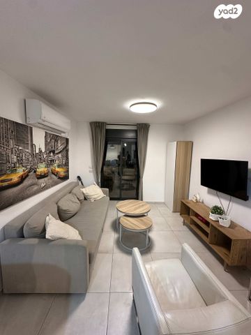 הרב הרצוג 81