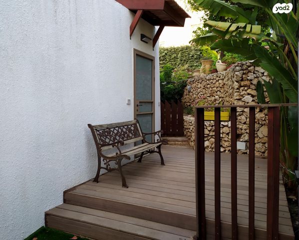 חבצלת השרון 16