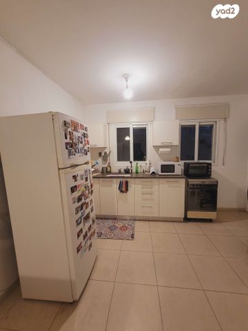 אינטרנשיונל 32