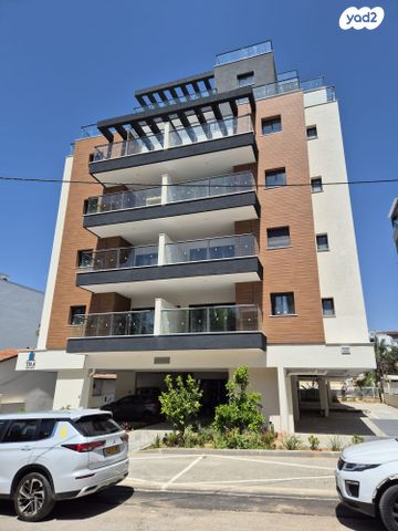 מנחם רצון 33