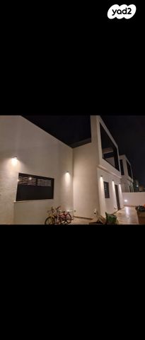 אדלה עאזר כדן 10