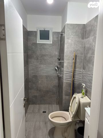 הרב יצחק נסים 76