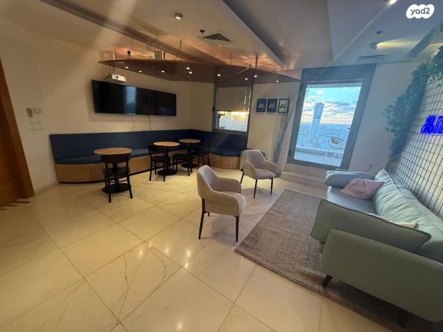 דרך מנחם בגין 7