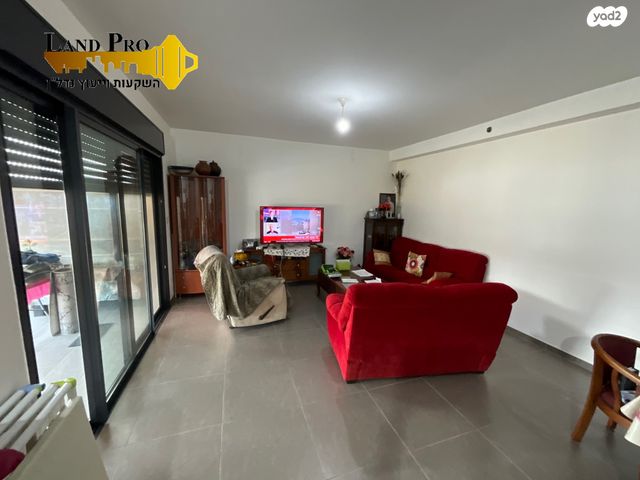 מודעת נכס, נרקיסים, ראשון לציון