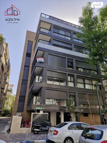 אוסטשינסקי 16