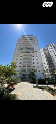 מודעת נכס, היוצרים, עיר היין, אשקלון